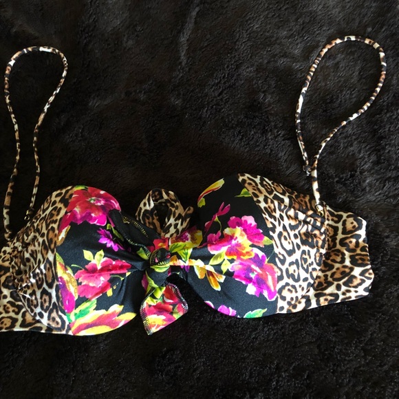 Victoria Secret Push up Swim top - Picture 2 of 4